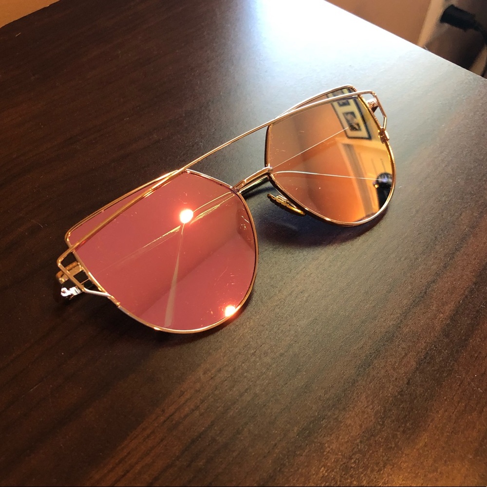 Ensarjoe Cat Eye Mirror Sunglasses
